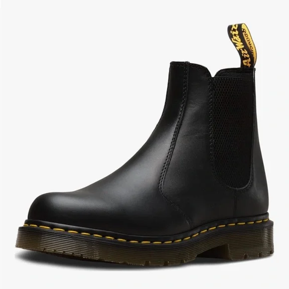 Dr. Martens women’s 2976 Black Leather Chelsea Boot-(worn twice) - Picture 2 of 6